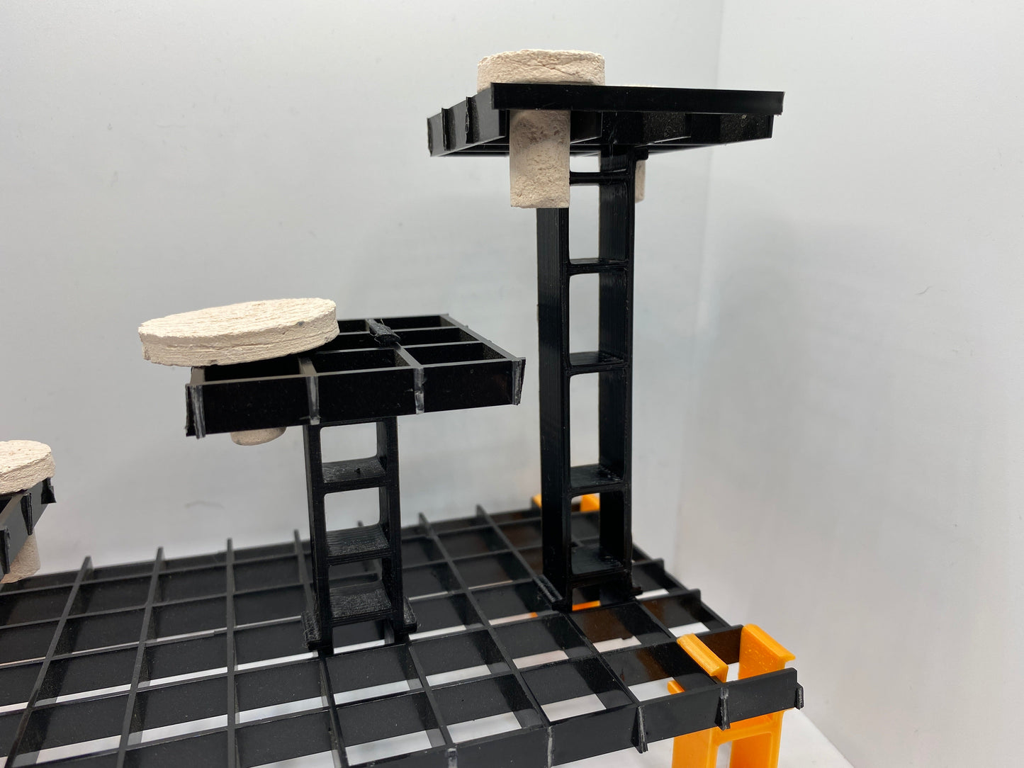 Frag Rack shelf legs* - Noble Reefs