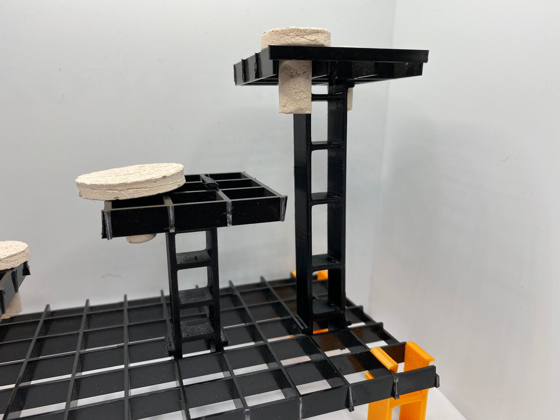 Frag Rack shelf legs* - Noble Reefs